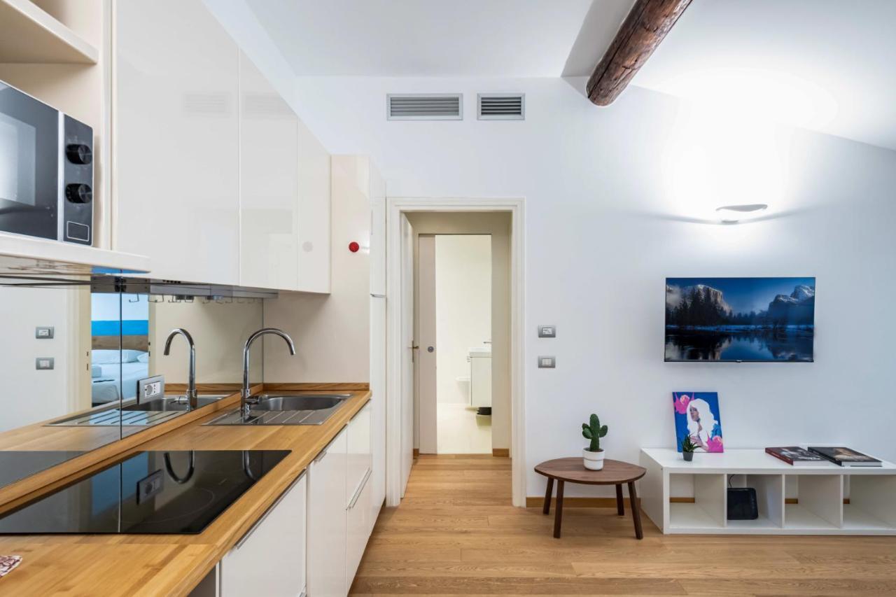 Easylife - Romantico Appartamento Sulla Darsena Milano Eksteriør billede